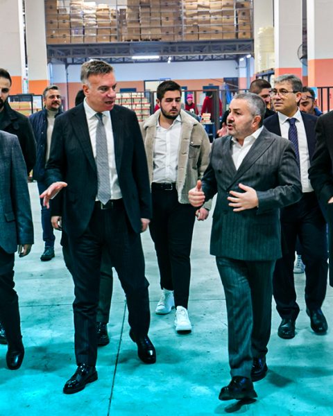 BOSB Yönetimi, 5S Otomotiv Fabrikamızı Ziyaret Etti BOSB Yönetimi, 5S Otomotiv Fabrikamızı Ziyaret Etti